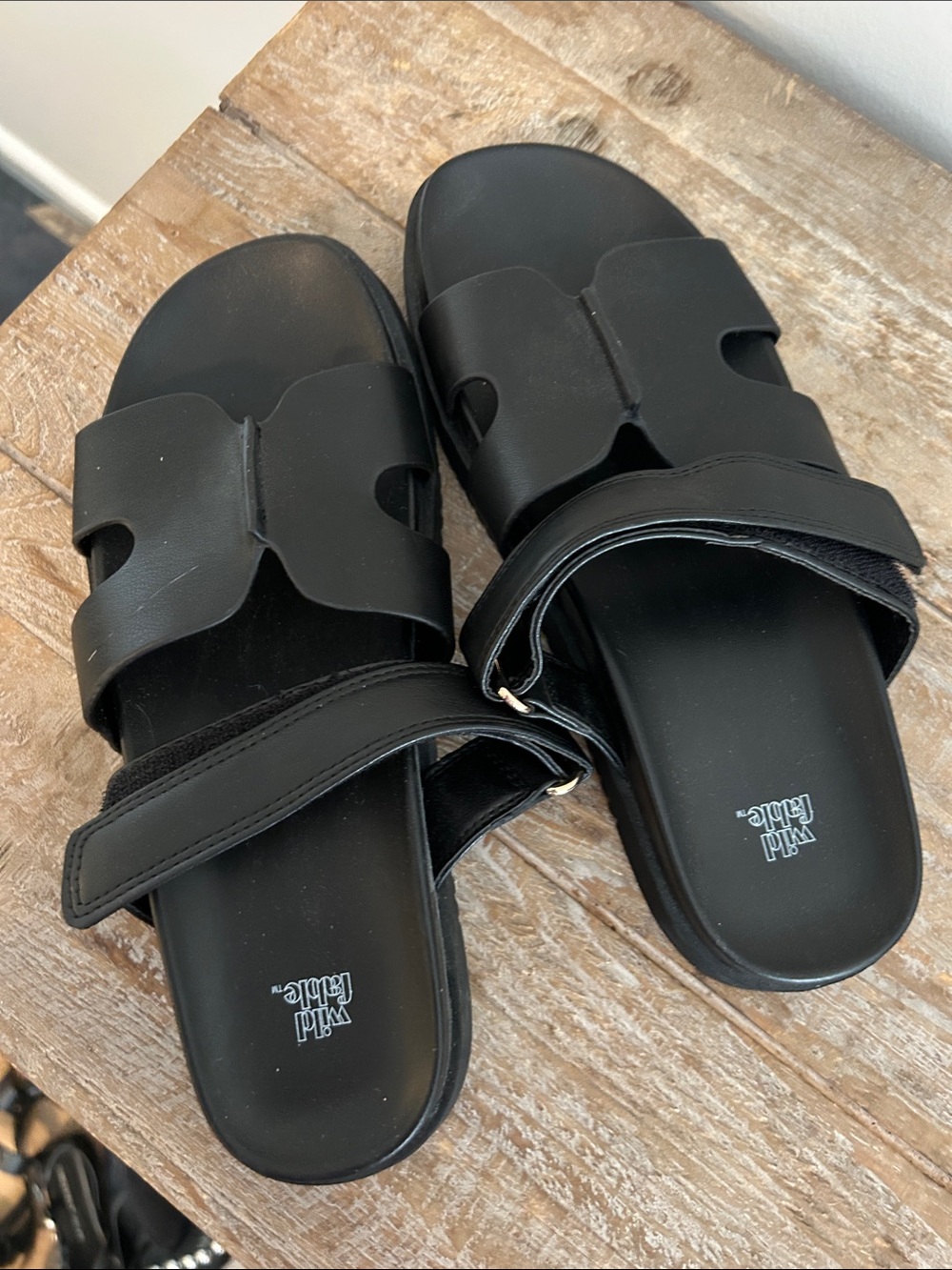 Black sandals women size 7 new without tags